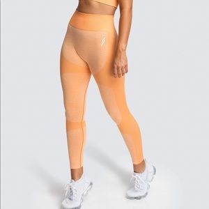 Doyoueven Impact Seamless Leggings NWT